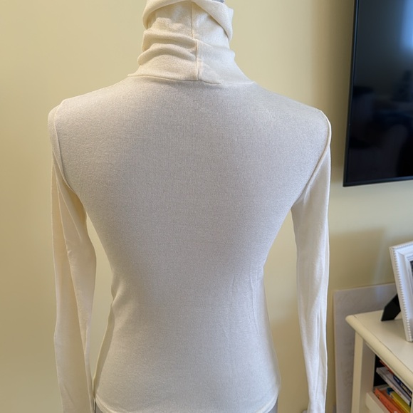 Michael Stars off white turtleneck top - Picture 3 of 3